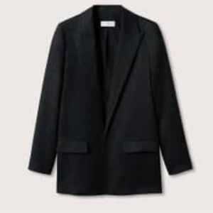 Black Linen oversized blazer by Mango. Worn once for a work event. Size L